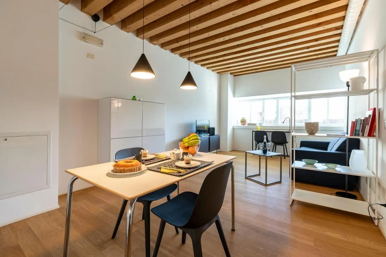 דירות ונציה Mel House